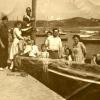 François Le Pierres avec sa famille à bord de la Marcel-Micheline le 21 juillet 1949